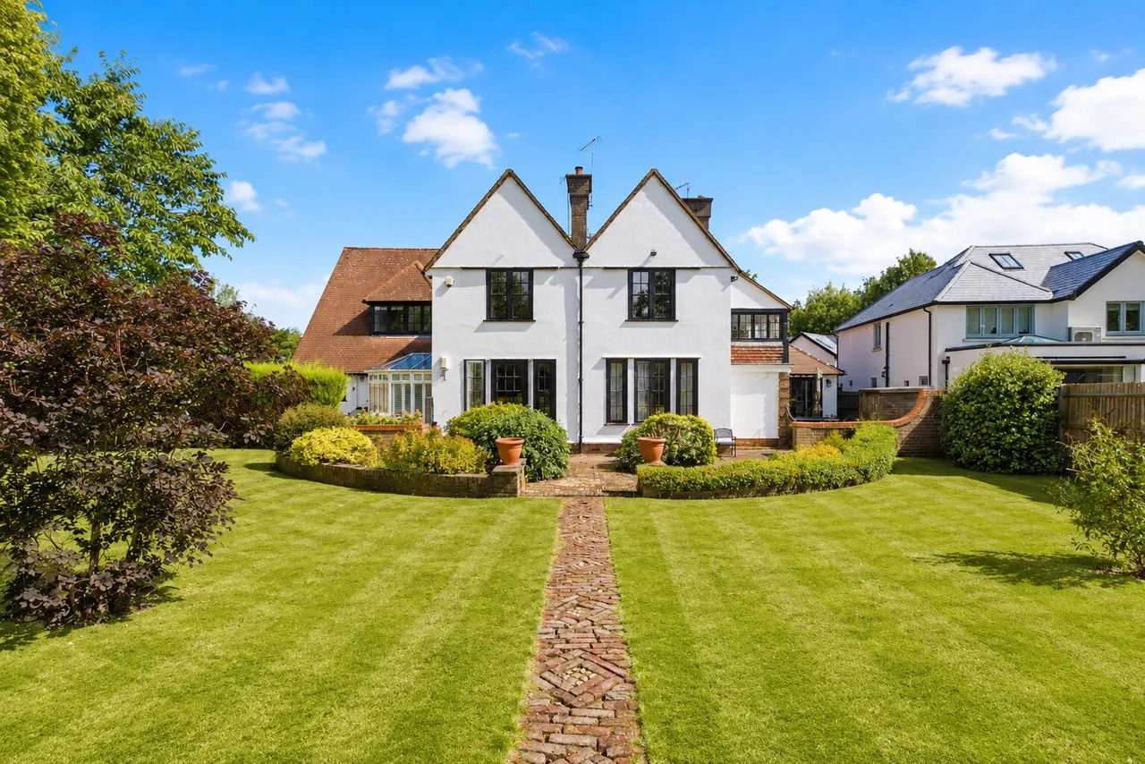 West Common, Harpenden, AL5, photo 11