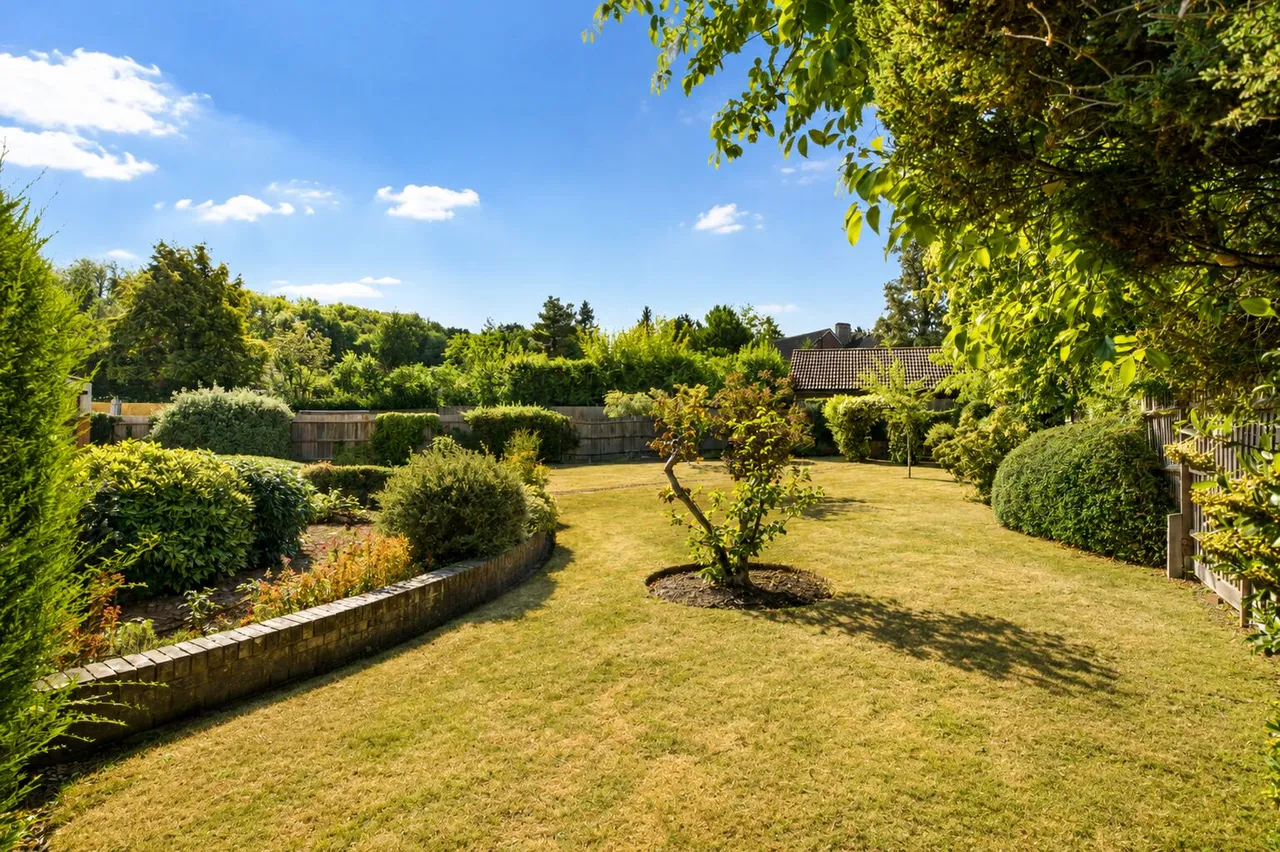 West Common, Harpenden, AL5, photo 13