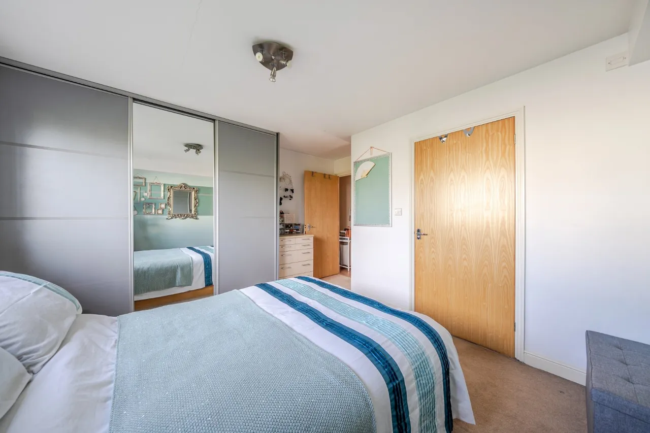 Balham High Road, Balham, SW17, photo 11