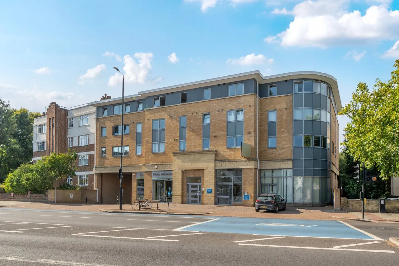 Balham High Road, Balham, SW17, photo 5