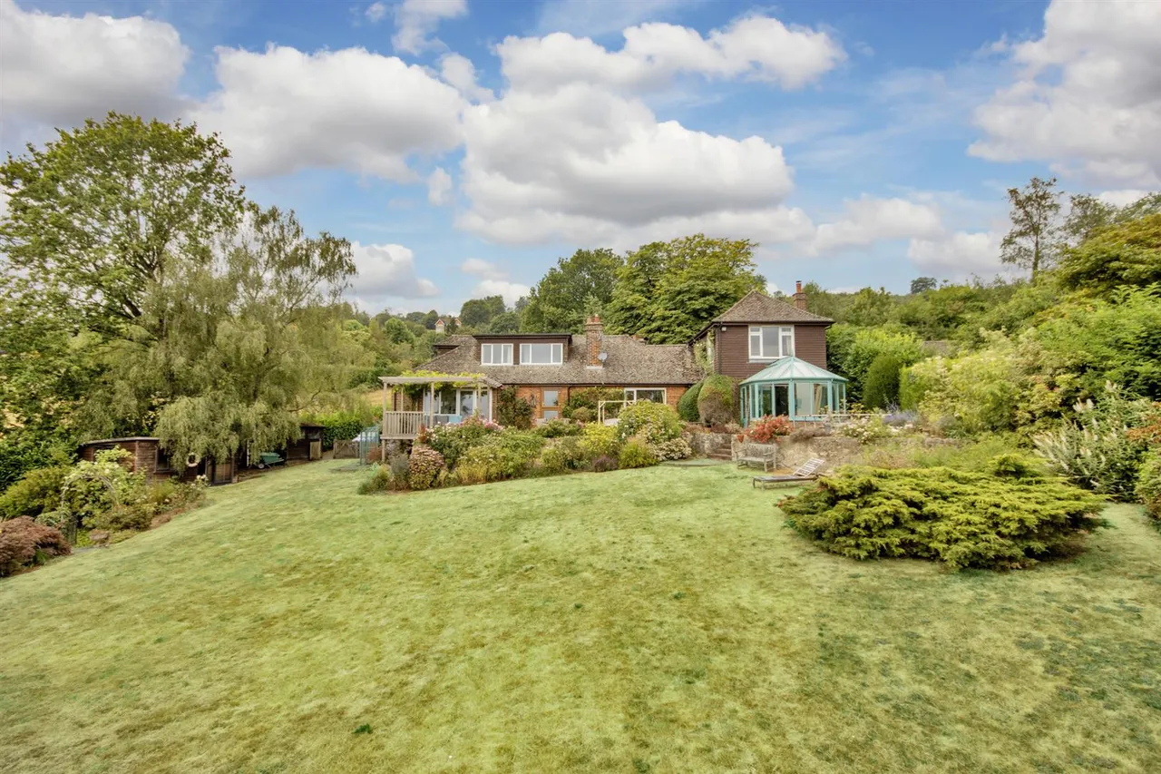 Scords Lane, Toys Hill, photo 6