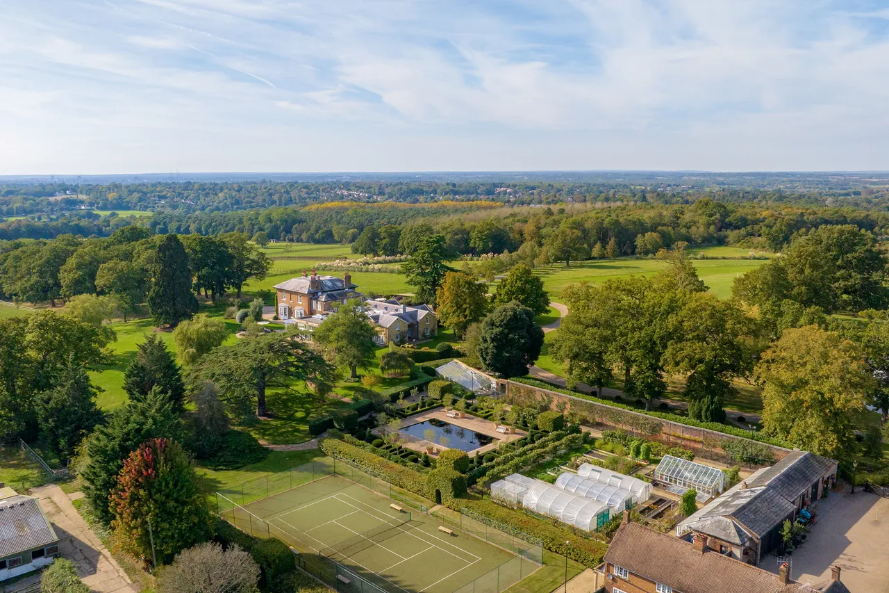 Wood Hall Estate, Radlett, Hertfordshire, photo 12