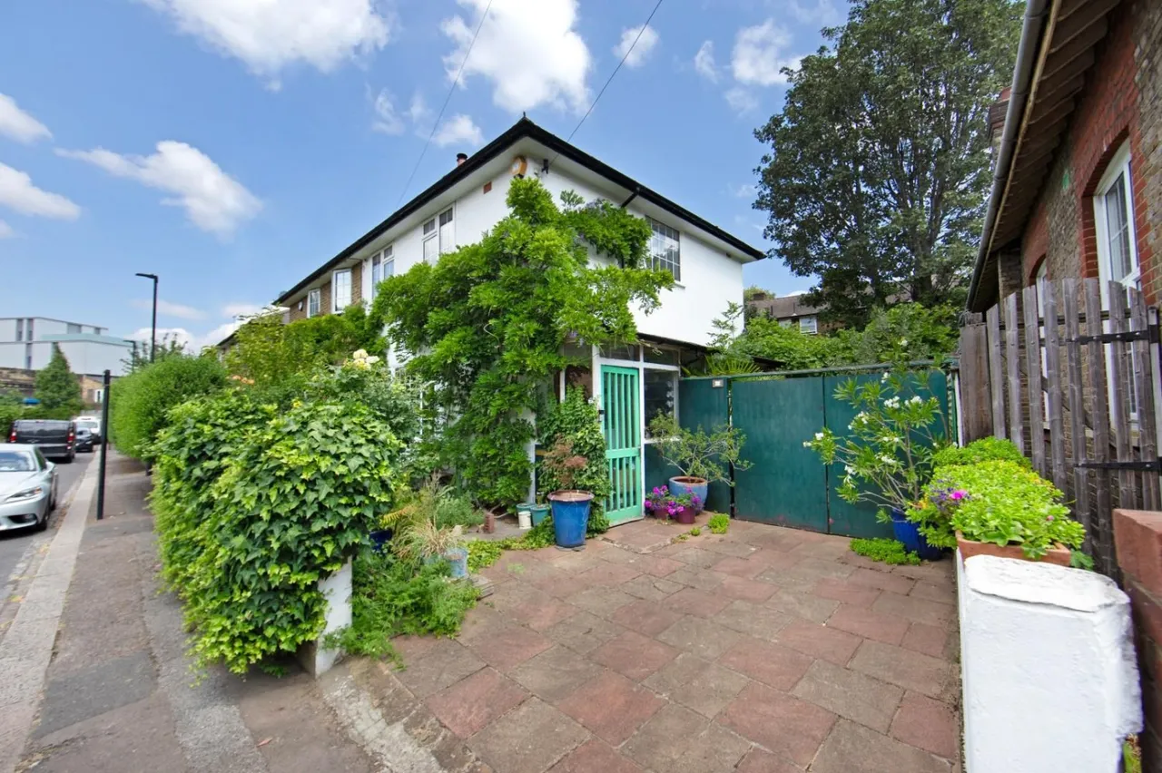 3 bed house for sale, Redan Terrace, London, SE5