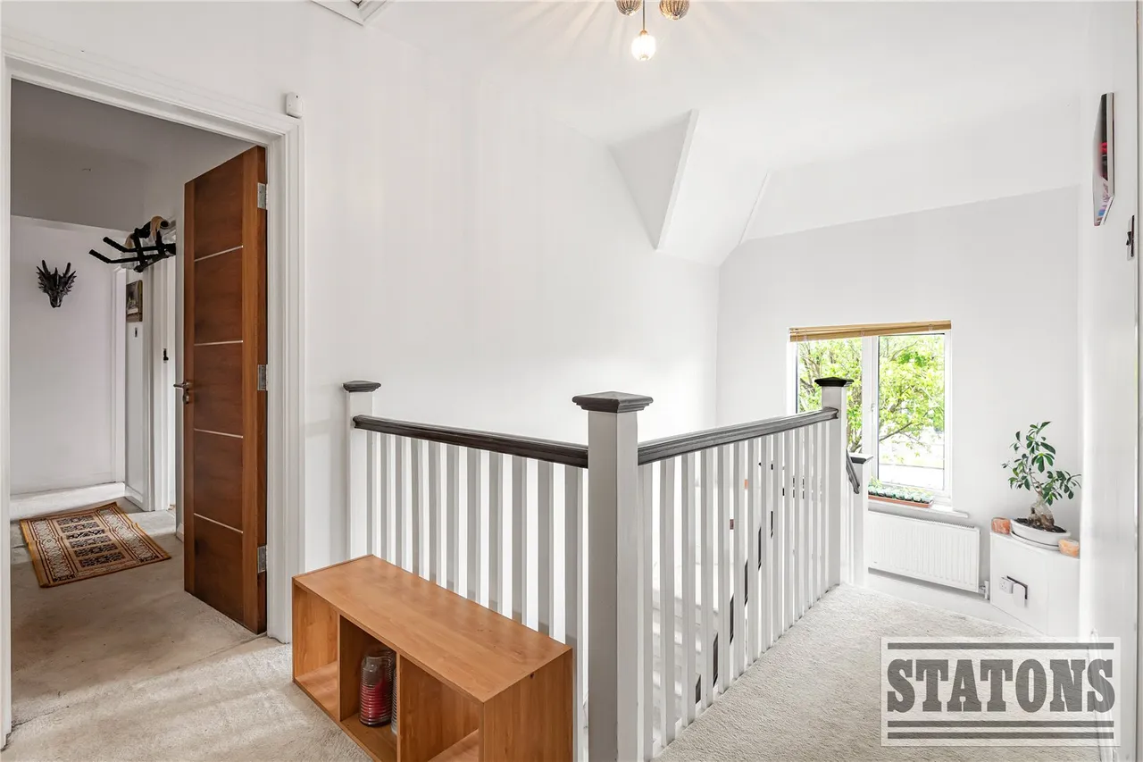Mymms Drive, Brookmans Park, Hertfordshire, AL9 7AE, photo 12