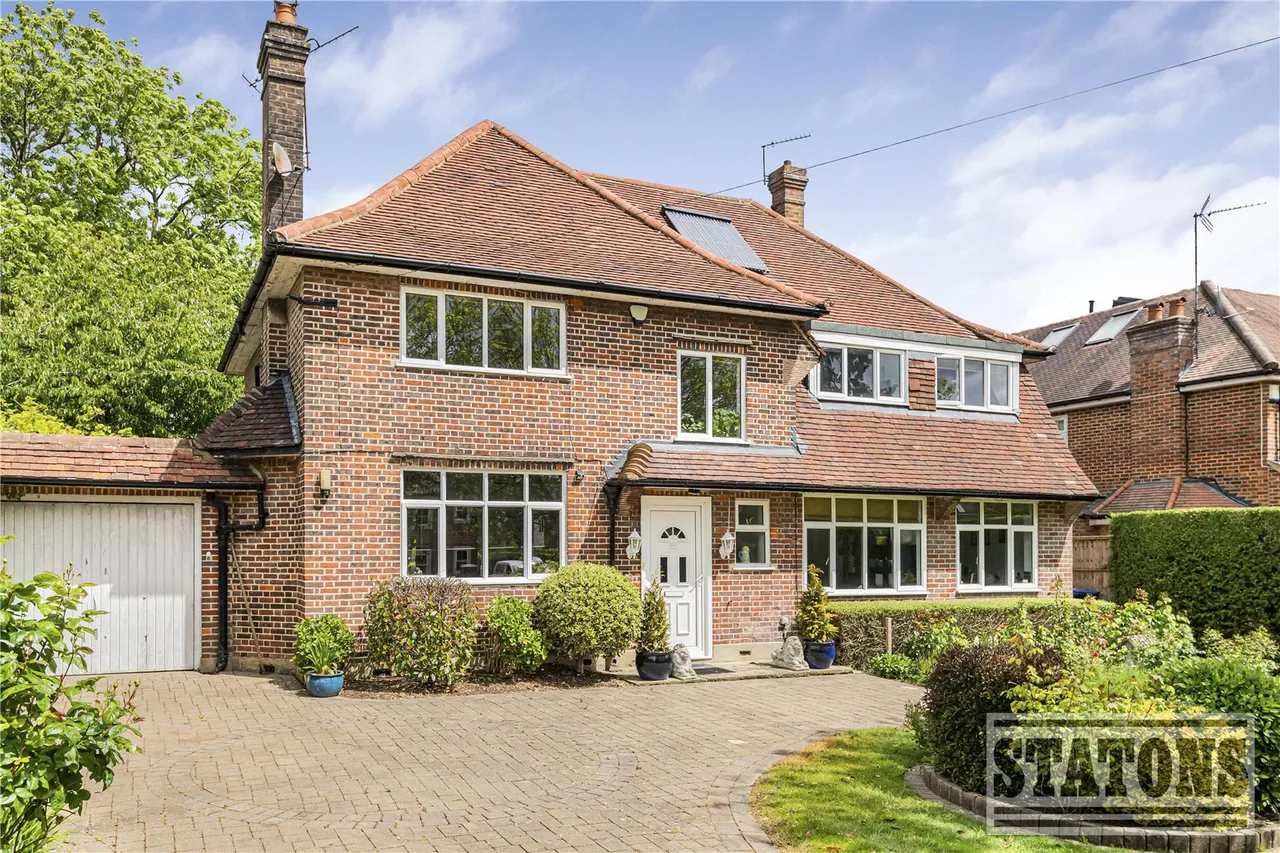 5 bed house for sale — Mymms Drive, Brookmans Park, Hertfordshire, AL9 7AE