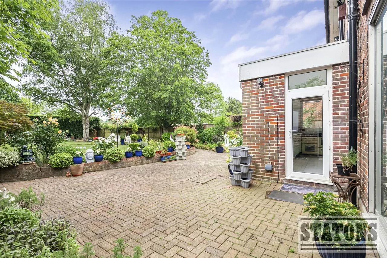 Mymms Drive, Brookmans Park, Hertfordshire, AL9 7AE, photo 17
