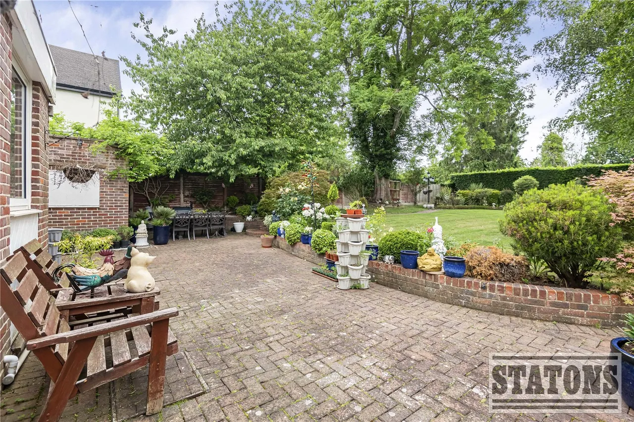 Mymms Drive, Brookmans Park, Hertfordshire, AL9 7AE, photo 18