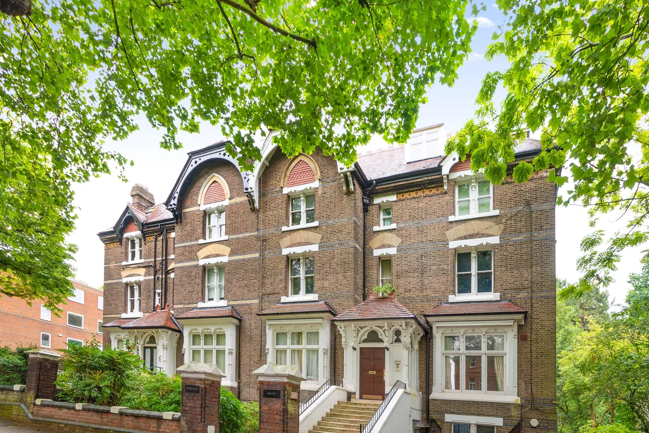 1 bed flat to rent — Flat 4, 62 Fitzjohns Avenue, London
