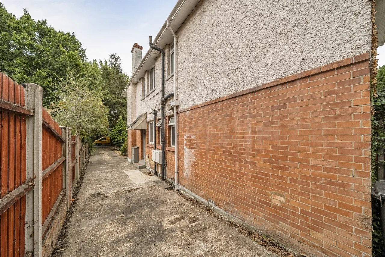 Ringwood Road, Poole, BH14, photo 18