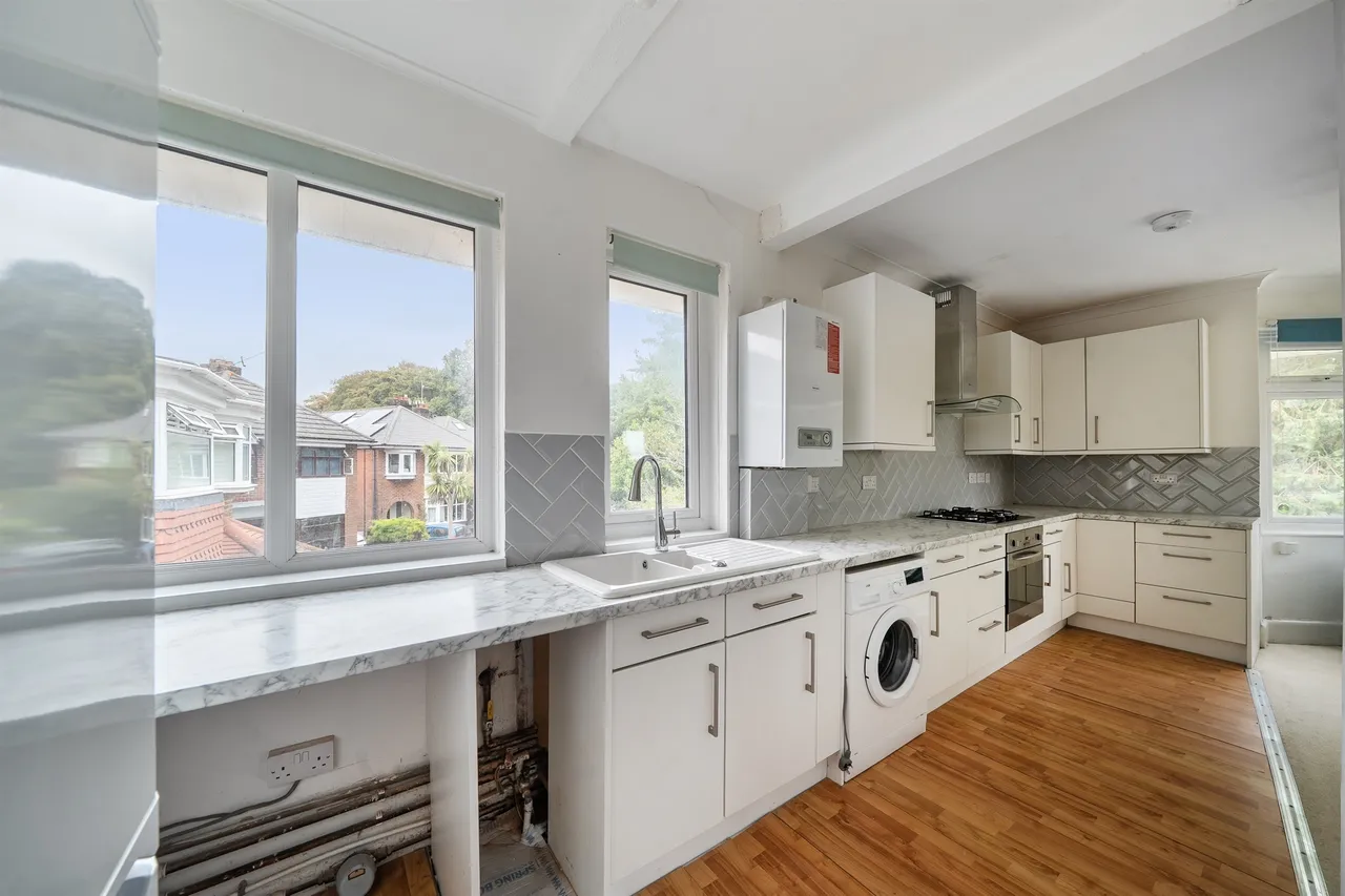 Ringwood Road, Poole, BH14, photo 4