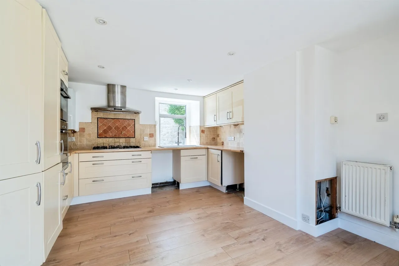 Bath Road, Colerne, SN14, photo 7