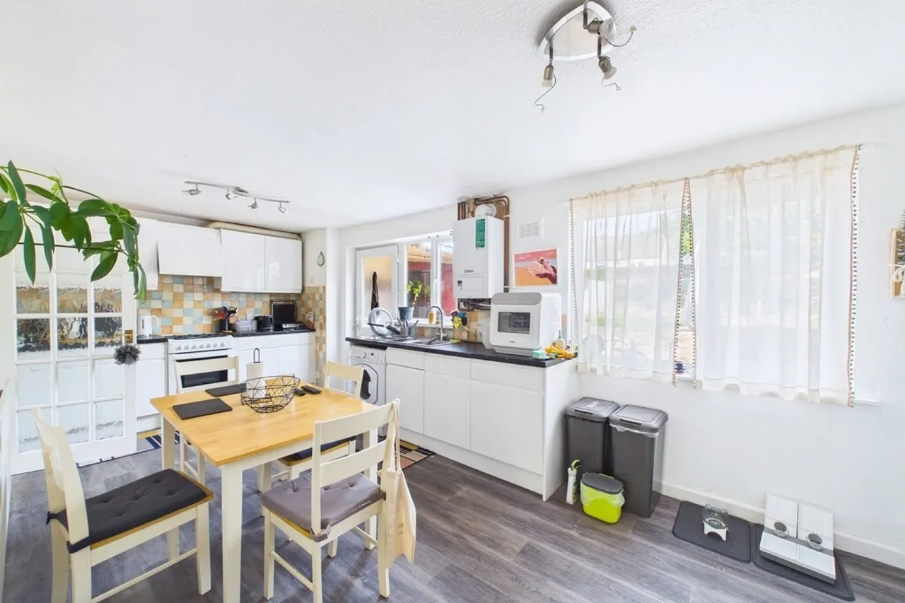 St. Margarets Road, Leamington Spa, CV31, photo 4