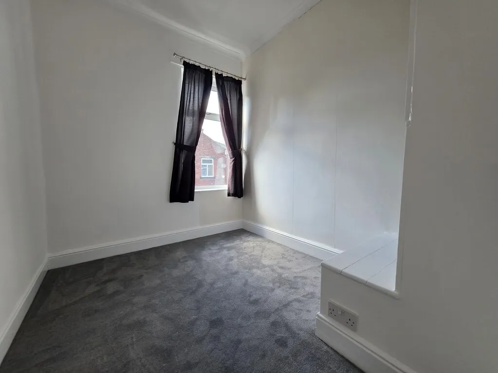 Woodhead Street, Marsh, BD19, photo 5