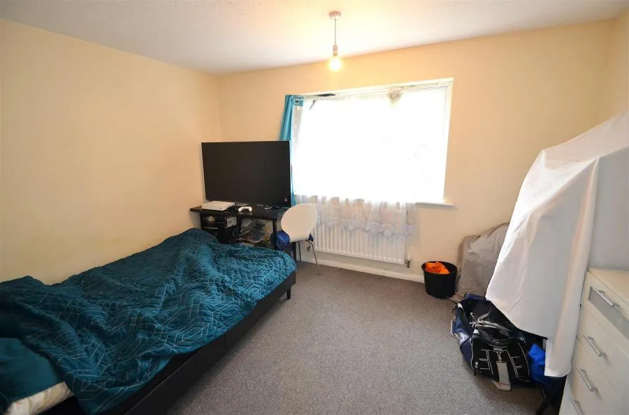 Marham Close, Nottingham, NG2, photo 9