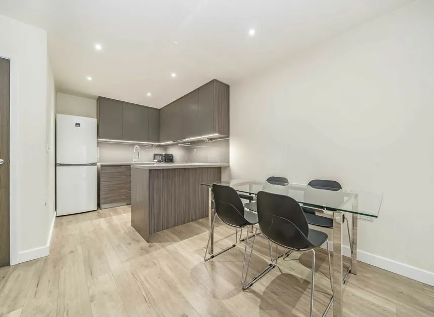 Aerodrome Road, Hendon, NW9, photo 2