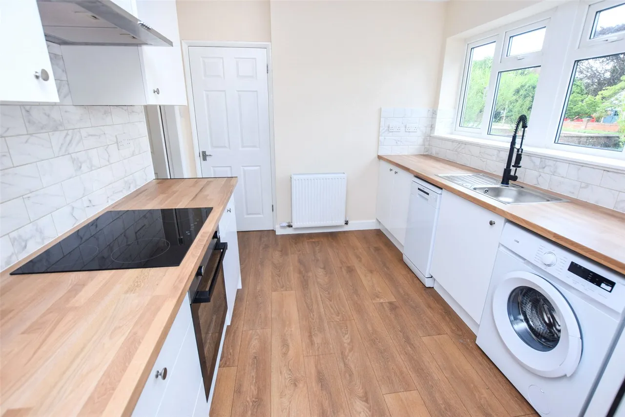 Church Road West, Farnborough, Hampshire, GU14 6QF, photo 17