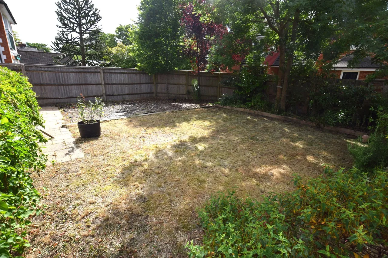 Church Road West, Farnborough, Hampshire, GU14 6QF, photo 4