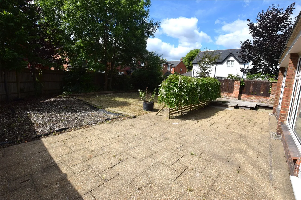 Church Road West, Farnborough, Hampshire, GU14 6QF, photo 11