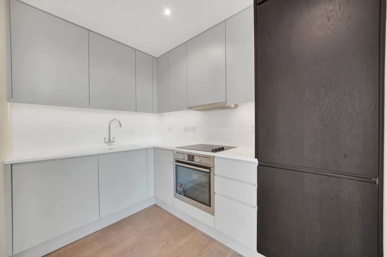 Ruckholt Road, London, E10, photo 6