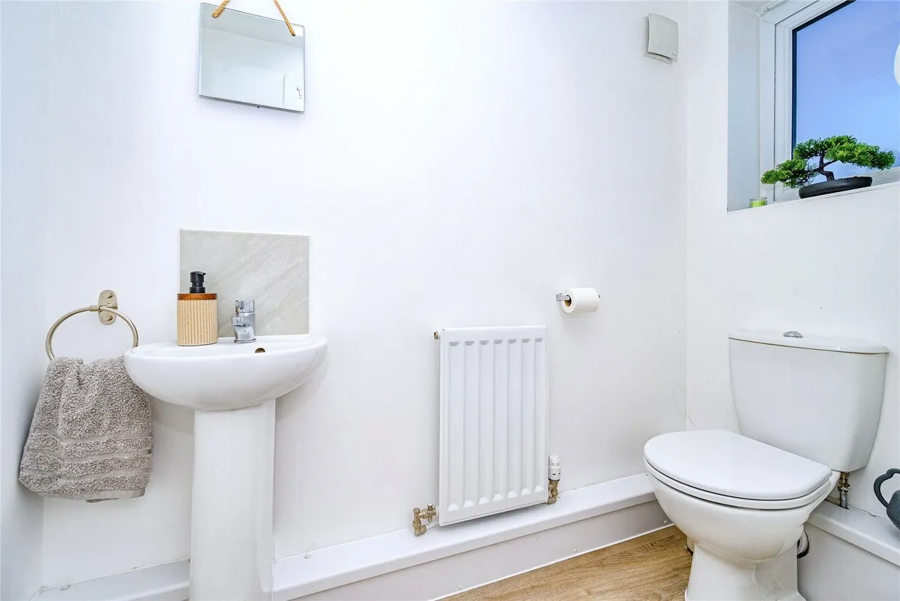 Arundel Road, Luton, Bedfordshire, LU4, photo 15