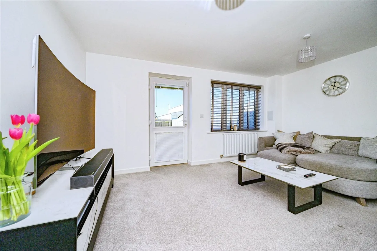 Arundel Road, Luton, Bedfordshire, LU4, photo 4