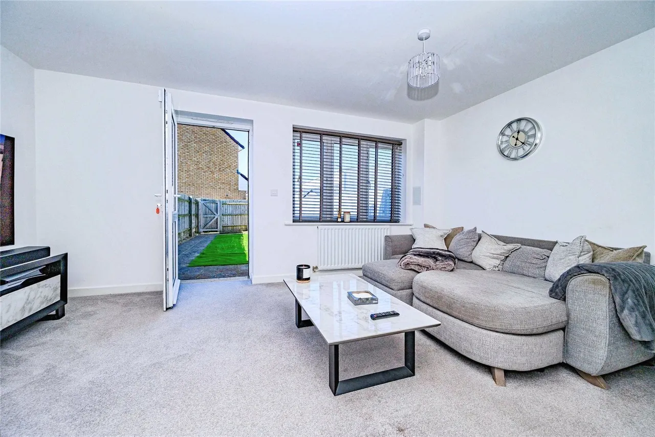 Arundel Road, Luton, Bedfordshire, LU4, photo 5