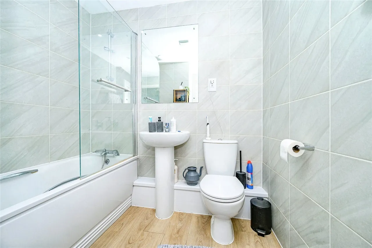 Arundel Road, Luton, Bedfordshire, LU4, photo 17
