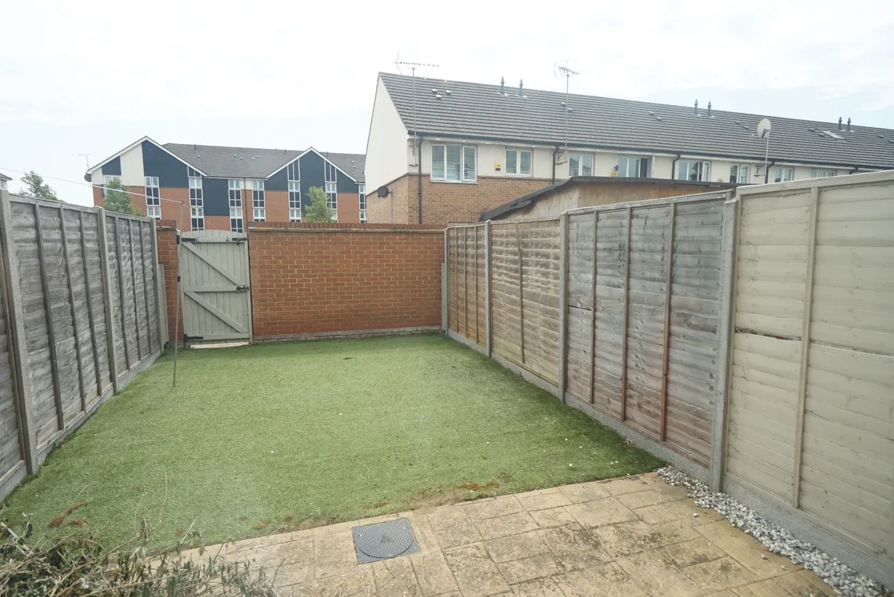 North Road, Purfleet, Essex, RM19 1TU, photo 7