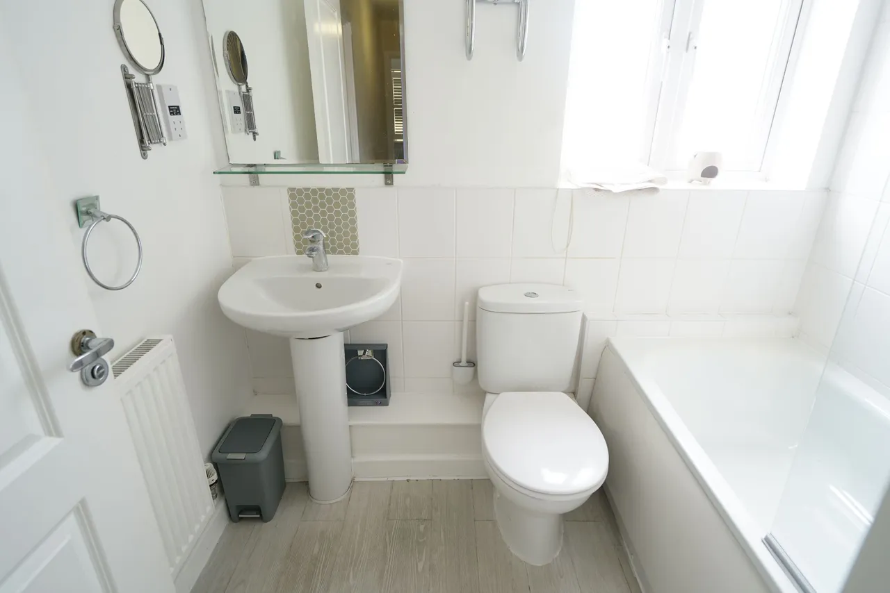 North Road, Purfleet, Essex, RM19 1TU, photo 13