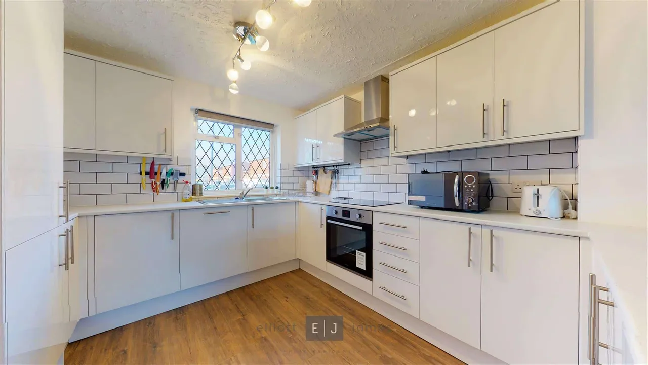 Copperfield, Chigwell, photo 4