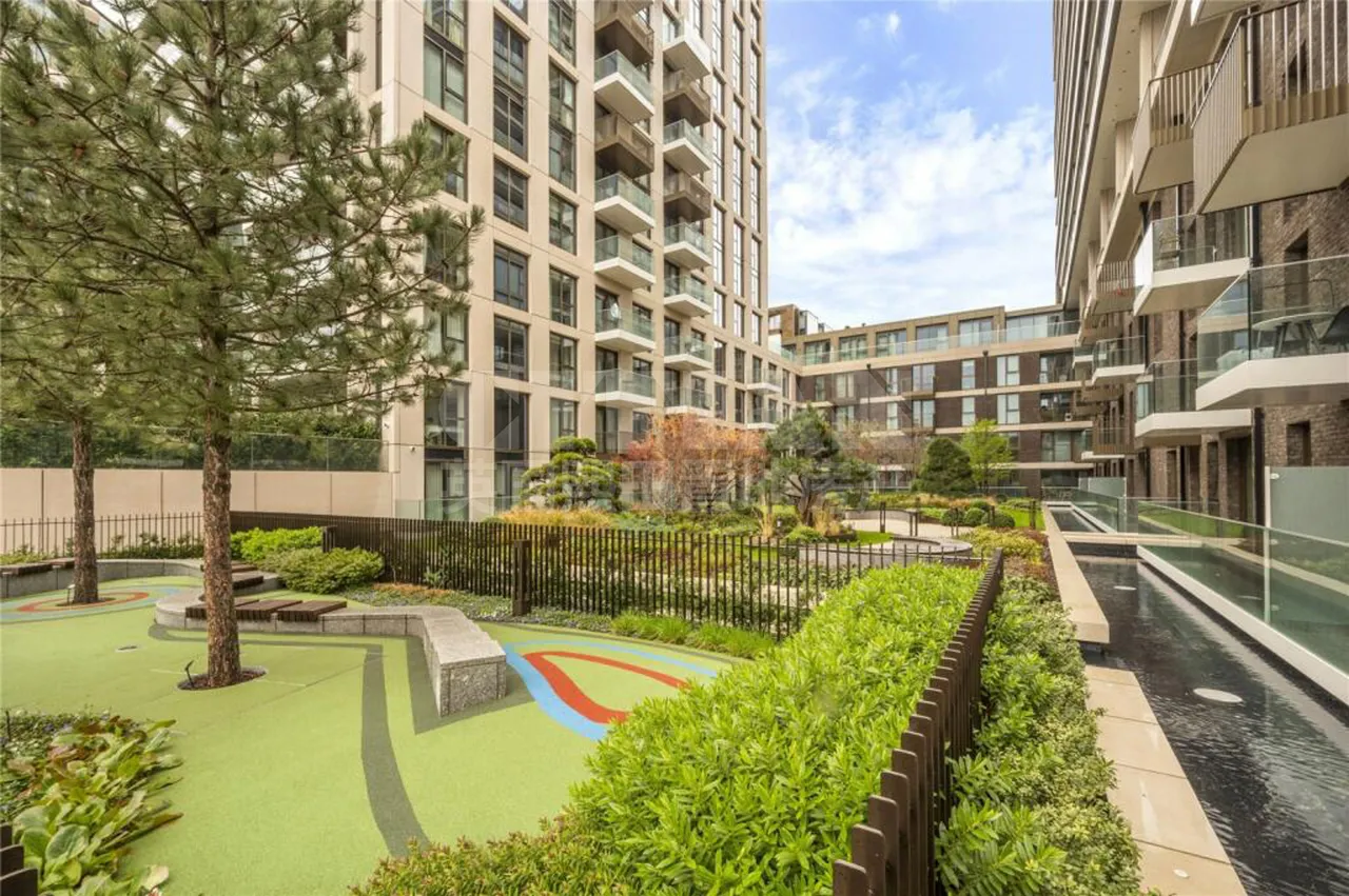 London Dock, Wapping, E1W, photo 5