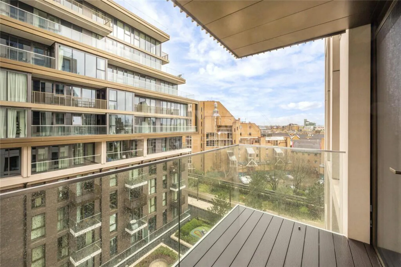 London Dock, Wapping, E1W, photo 6