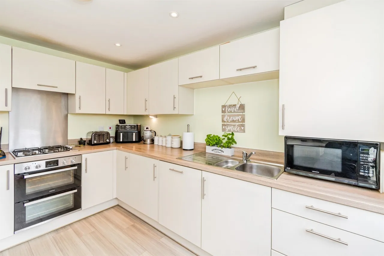 Le Marechal Avenue, Bursledon, SO31, photo 3