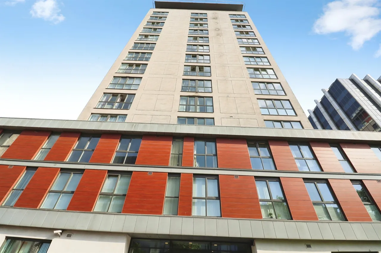 2 bed flat for sale, Newport Road, Cardiff, CF24
