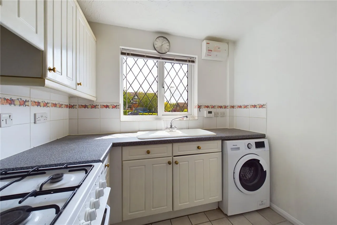 Odette Gardens, Tadley, RG26, photo 4