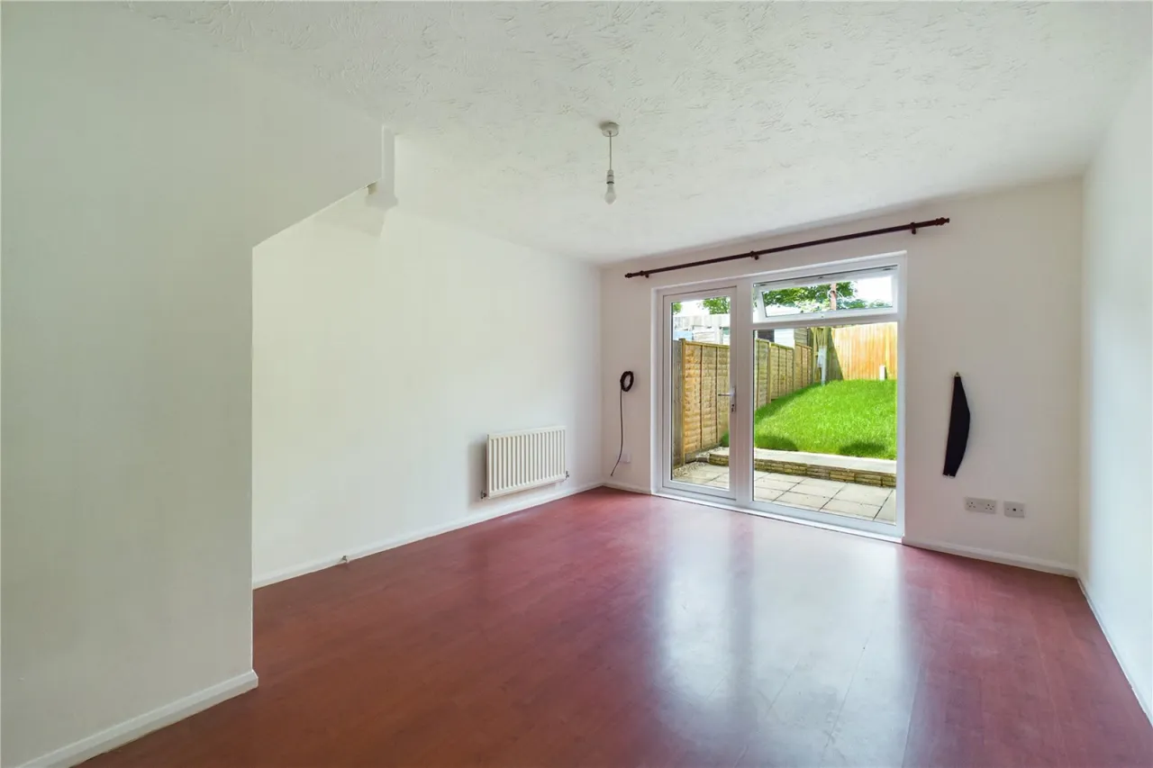 Odette Gardens, Tadley, RG26, photo 2