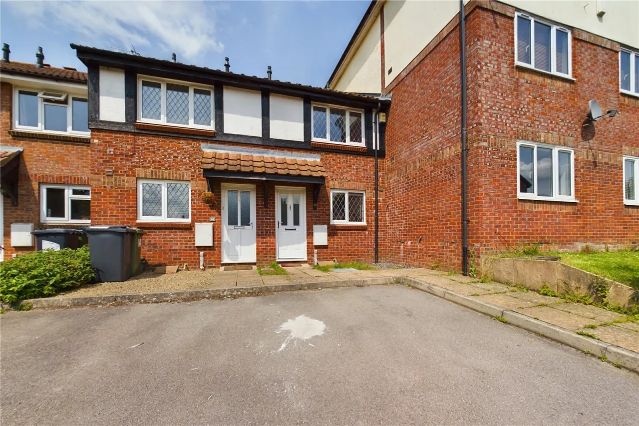 2 bed house to rent, Odette Gardens, Tadley, RG26
