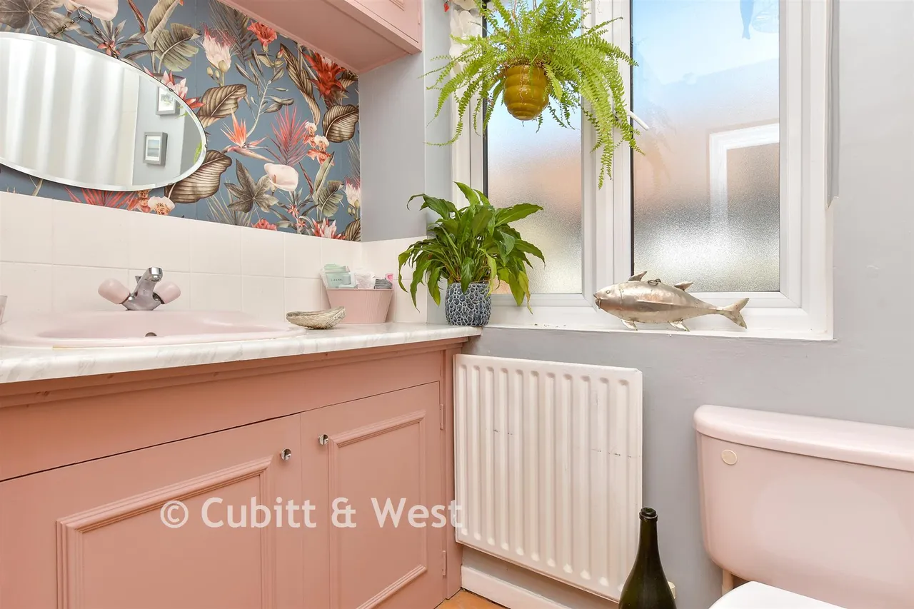Orchard Close, Fetcham, KT22, photo 9