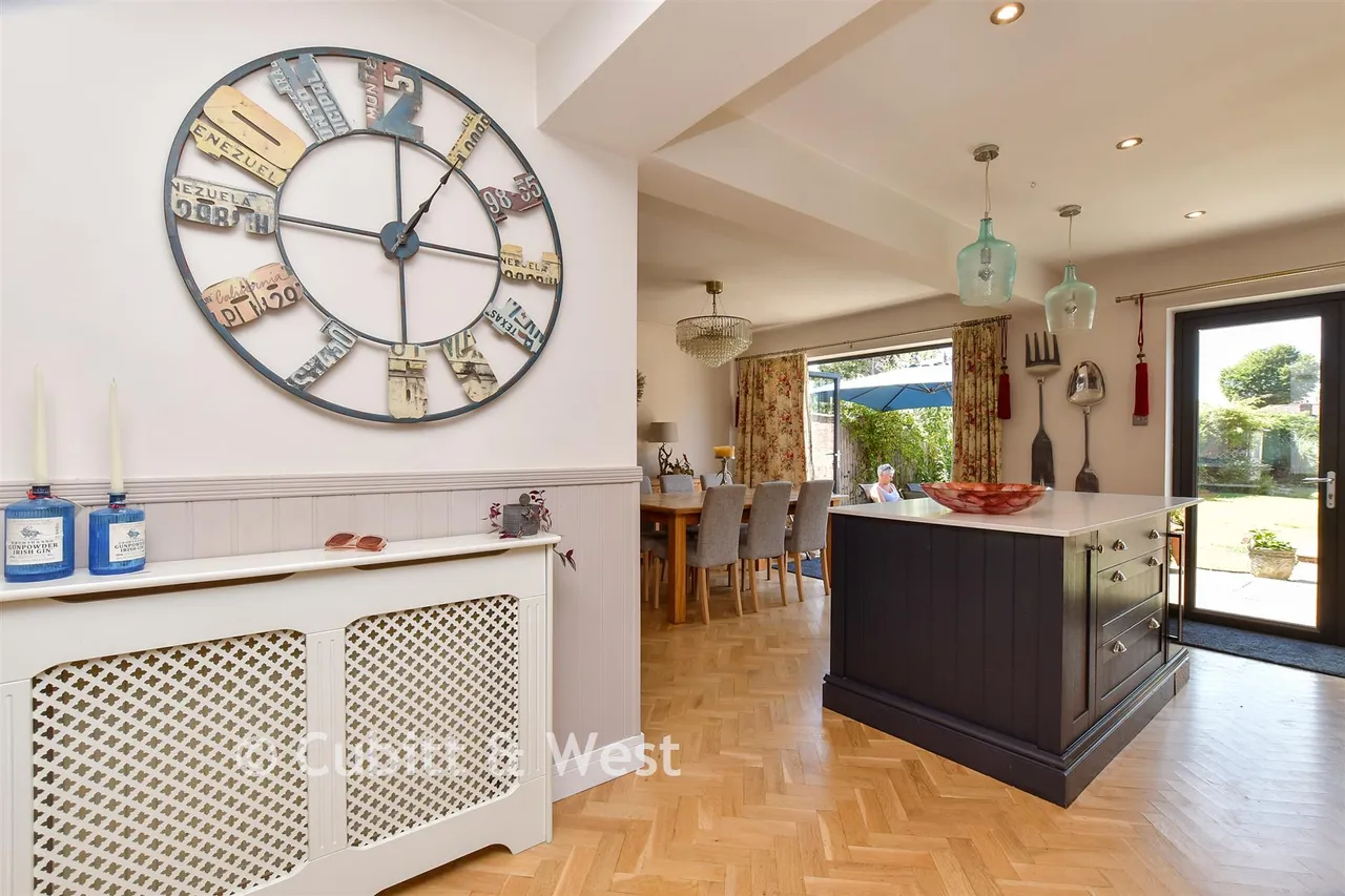 Orchard Close, Fetcham, KT22, photo 15