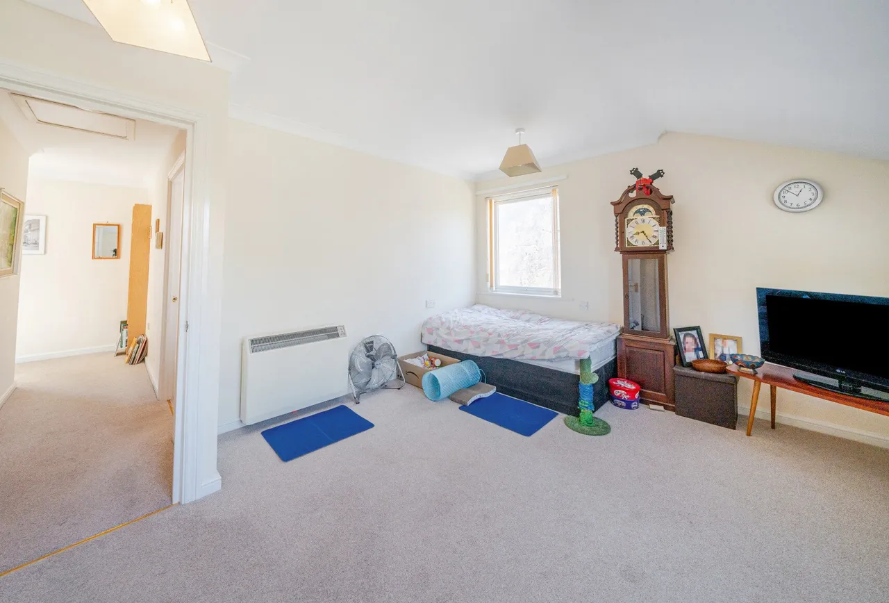 London Road, Gloucester, GL1 3QE, photo 15
