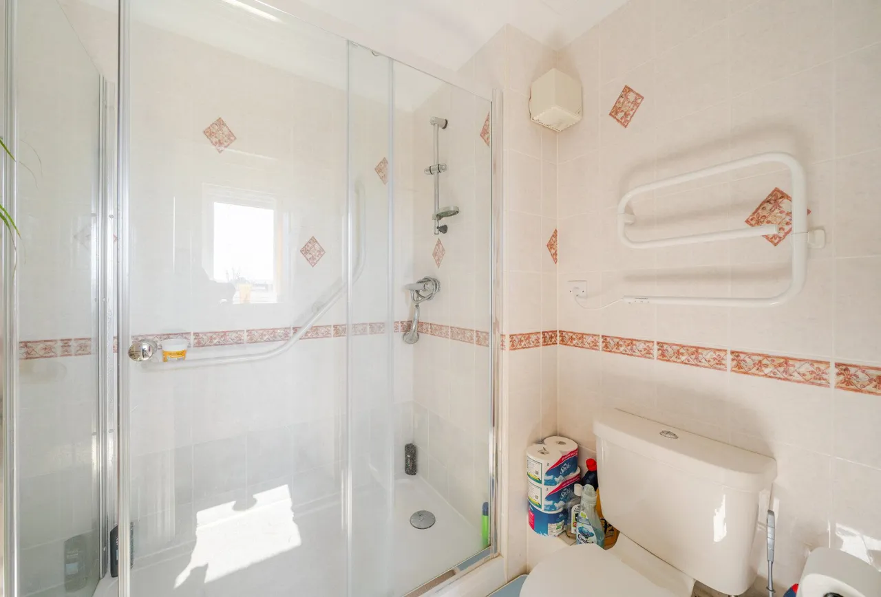London Road, Gloucester, GL1 3QE, photo 14