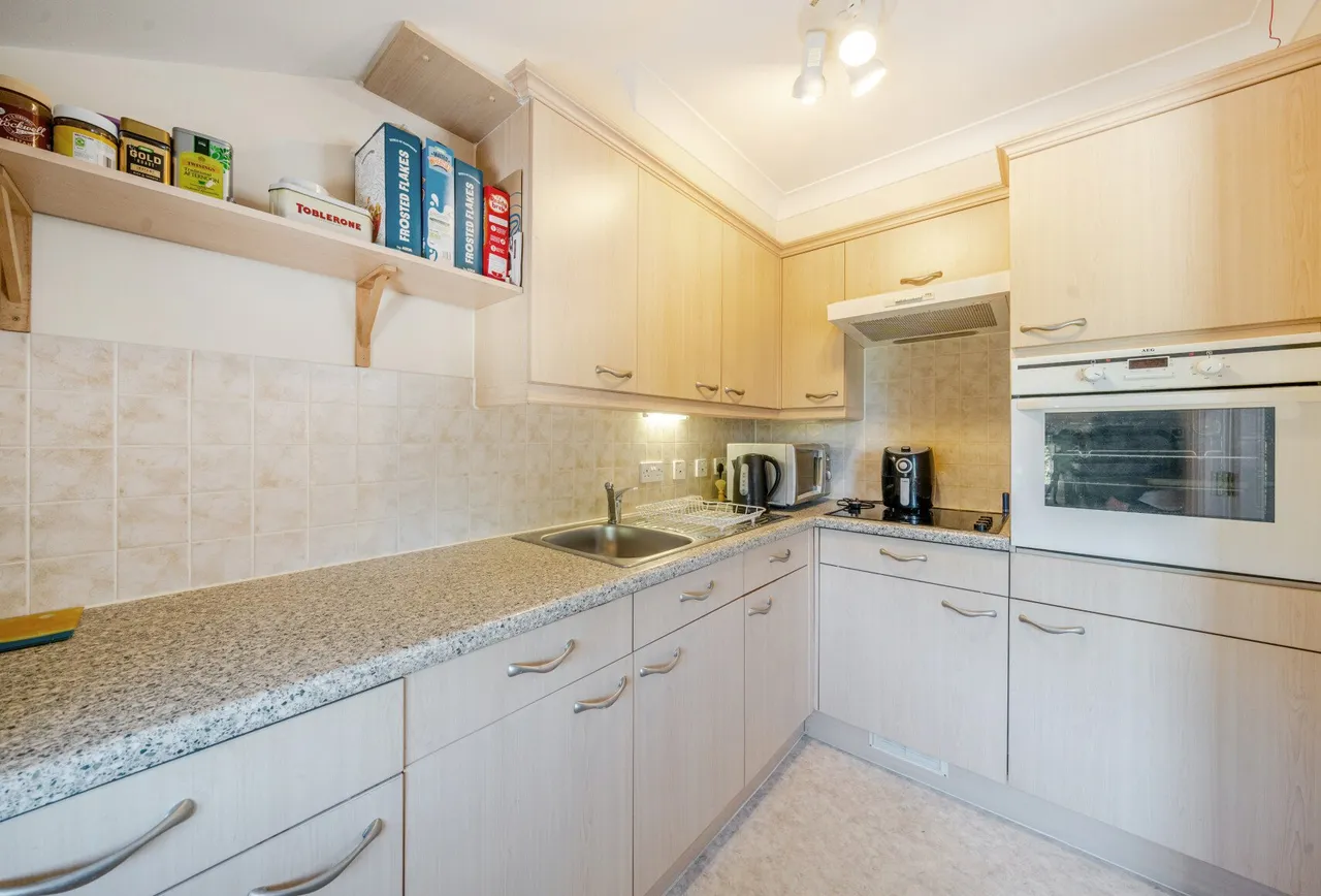 London Road, Gloucester, GL1 3QE, photo 2