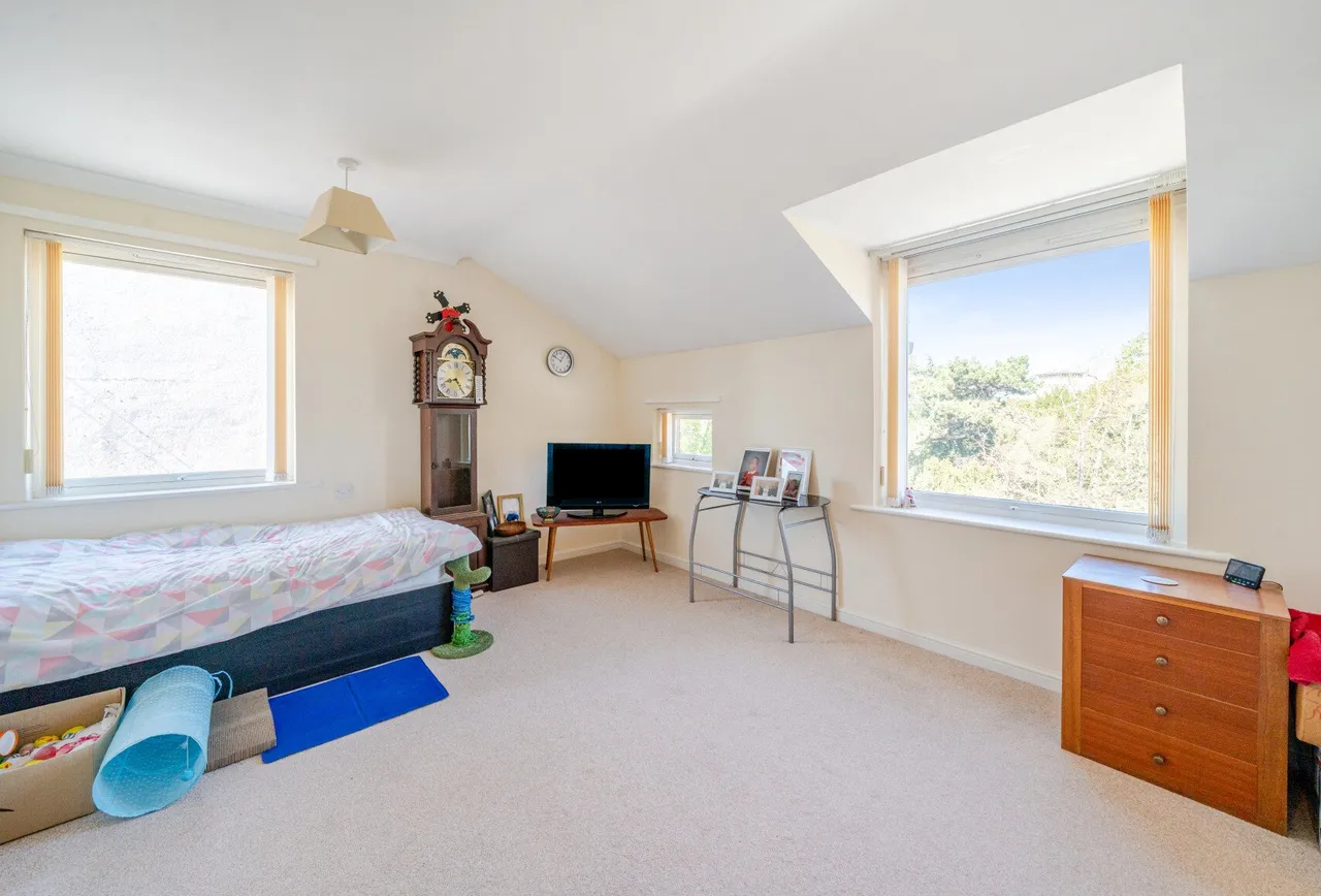 London Road, Gloucester, GL1 3QE, photo 9