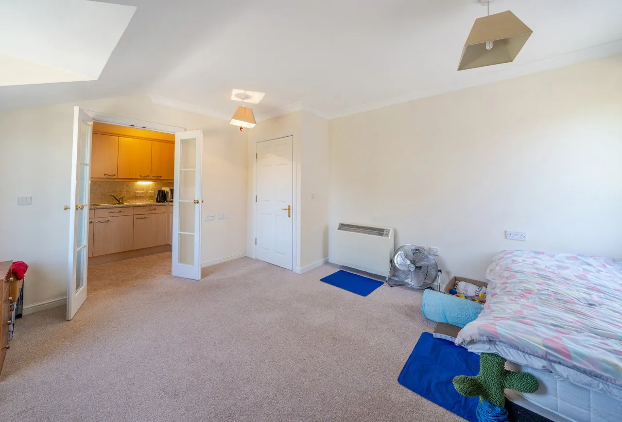 London Road, Gloucester, GL1 3QE, photo 13