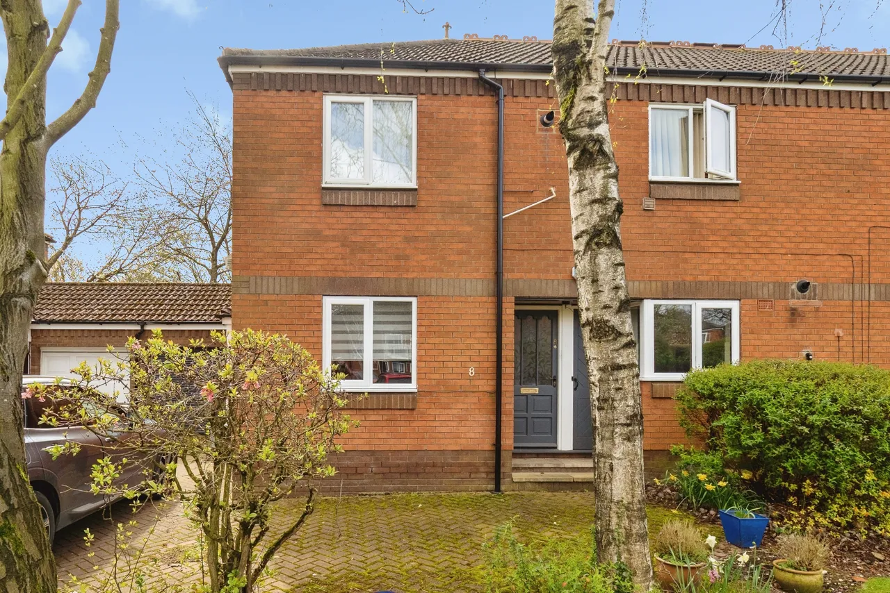 2 bed flat for sale, Ella Park, Hull, HU10