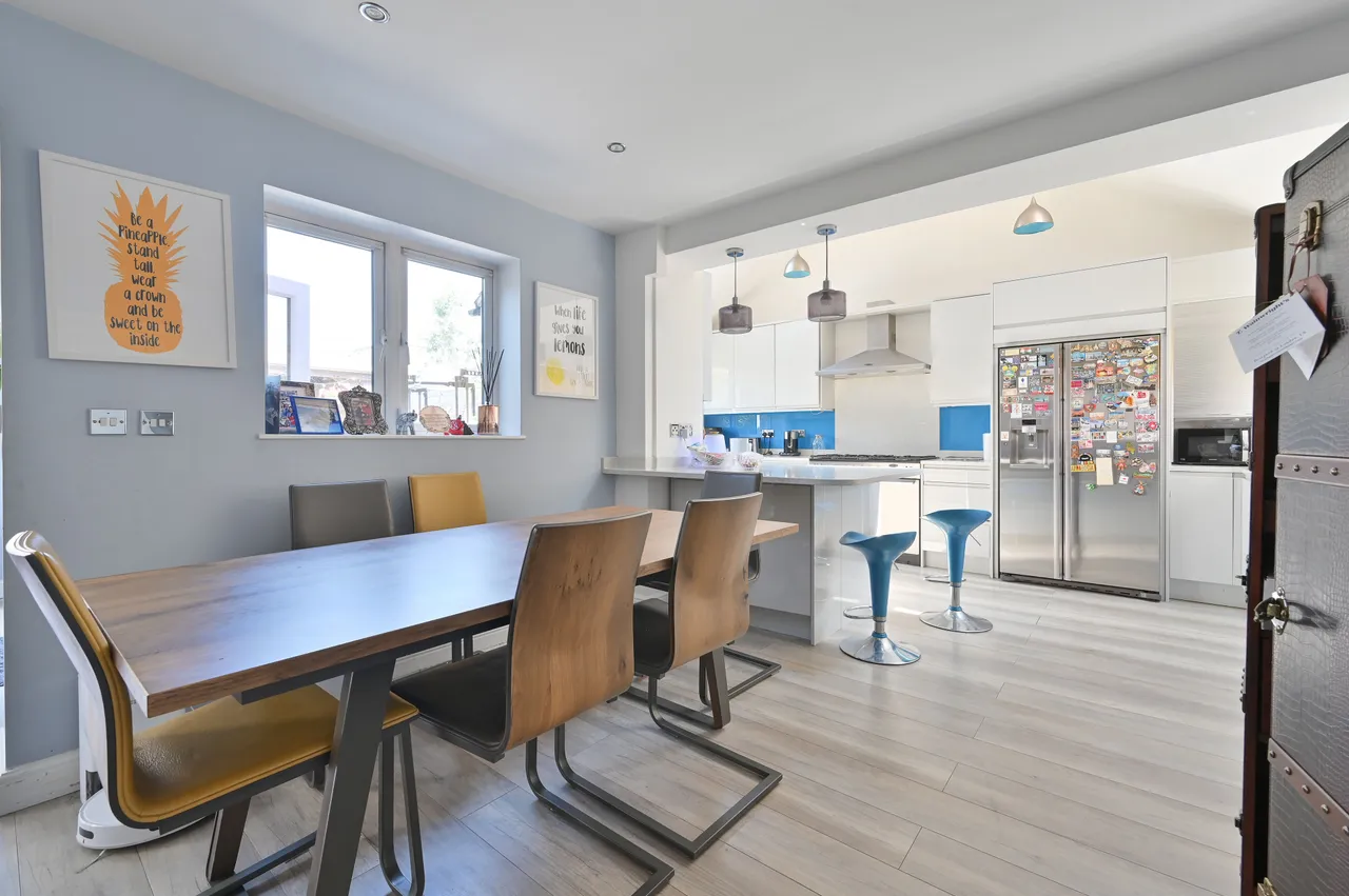 40 Edson Close, Leavesden, photo 3