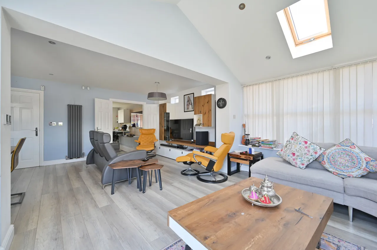40 Edson Close, Leavesden, photo 2