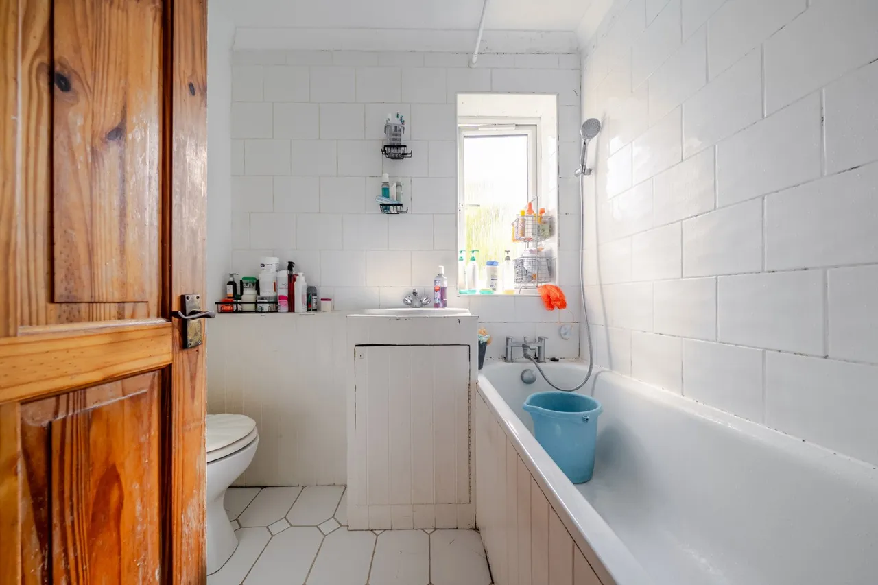 Courtland Grove, SE28, photo 5