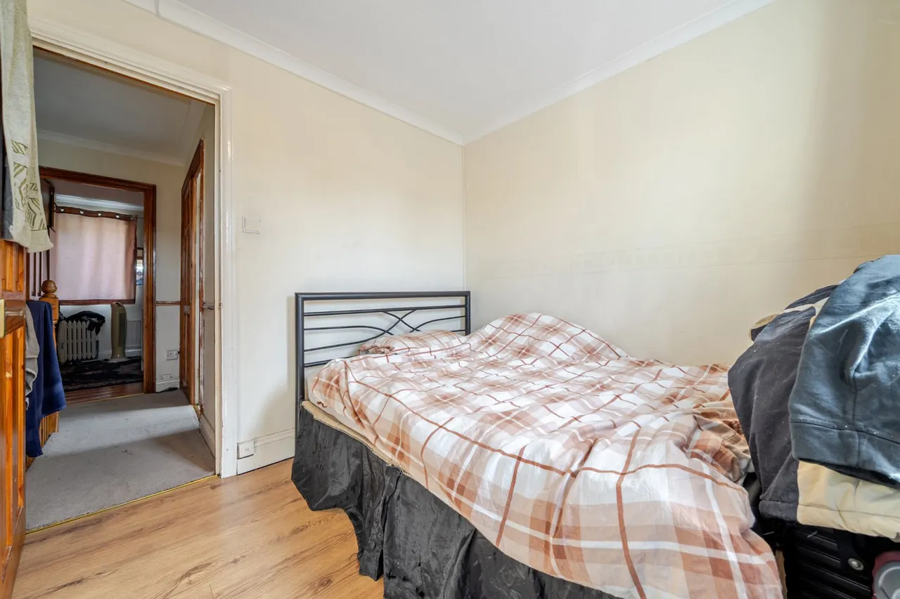 Courtland Grove, SE28, photo 17