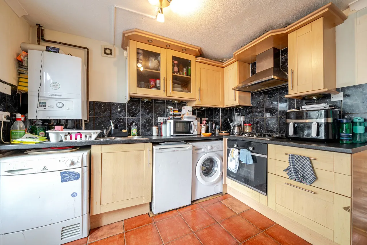 Courtland Grove, SE28, photo 3